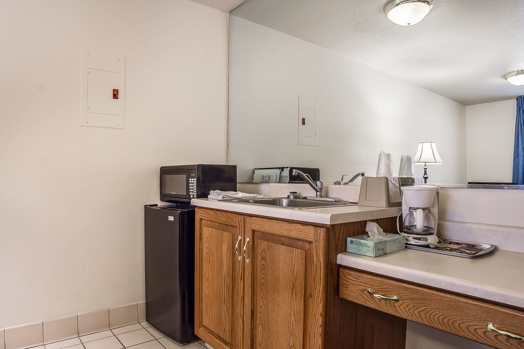 Econo Lodge Inn & Suites Logan Quarto foto